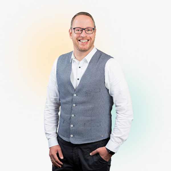 Portrait of Sebastian Louis, Community Manager Energy & Utilities at BSI Software